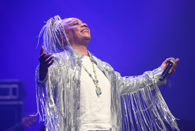 Sonia Santos celebra 60 anos de carreira com o show O Samba Mandou Me Chamar
