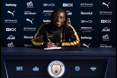 Manchester City anuncia renovação do contrato de Doku até 2031