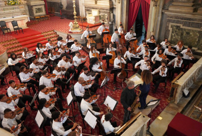 Orquestra de Cordas de Volta Redonda se apresenta na Igreja Nossa Senhora da Candelária, no Rio de Janeiro