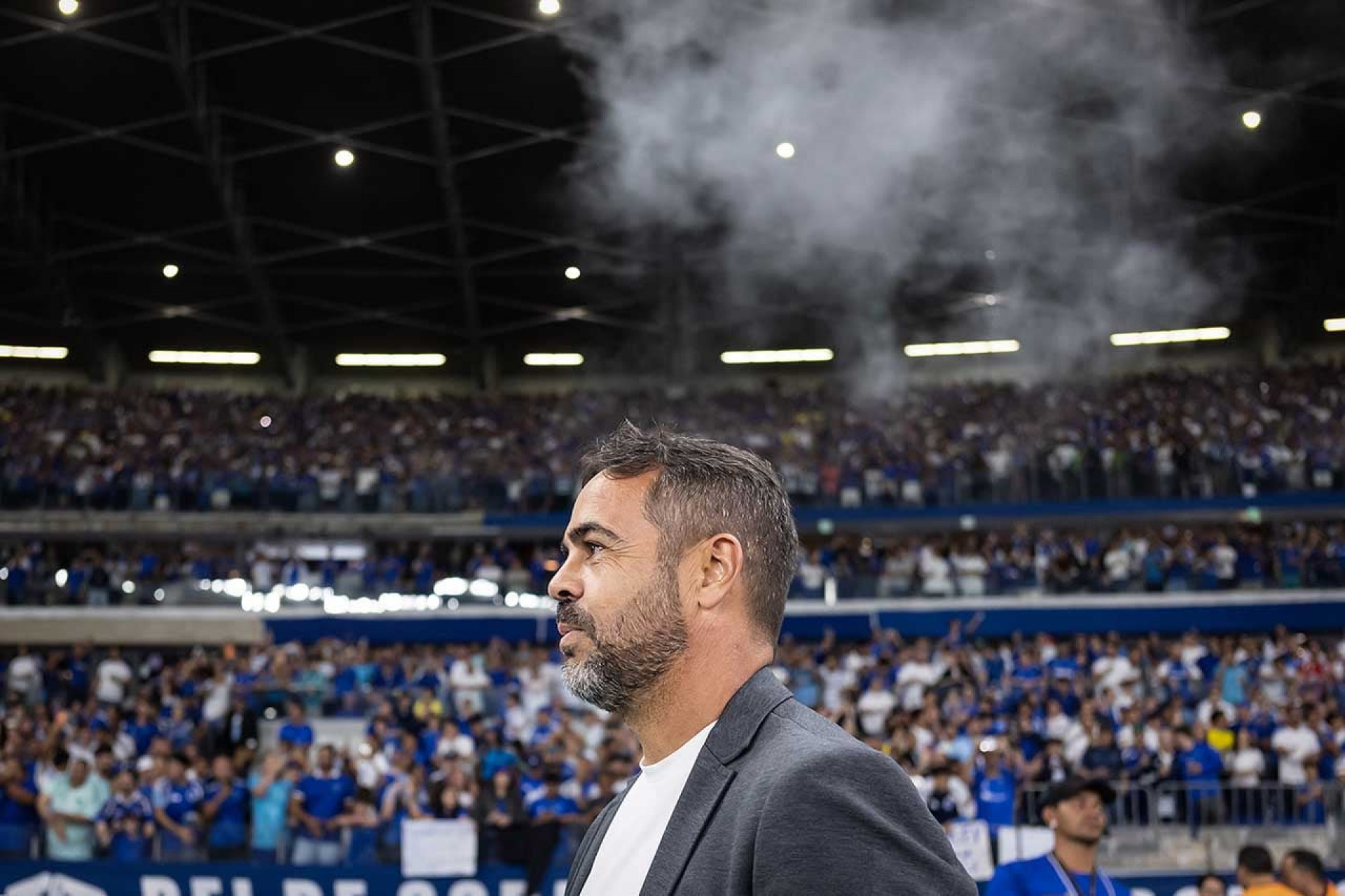 Artur Jorge detalha revolta com arbitragem e bronca em Arroyo