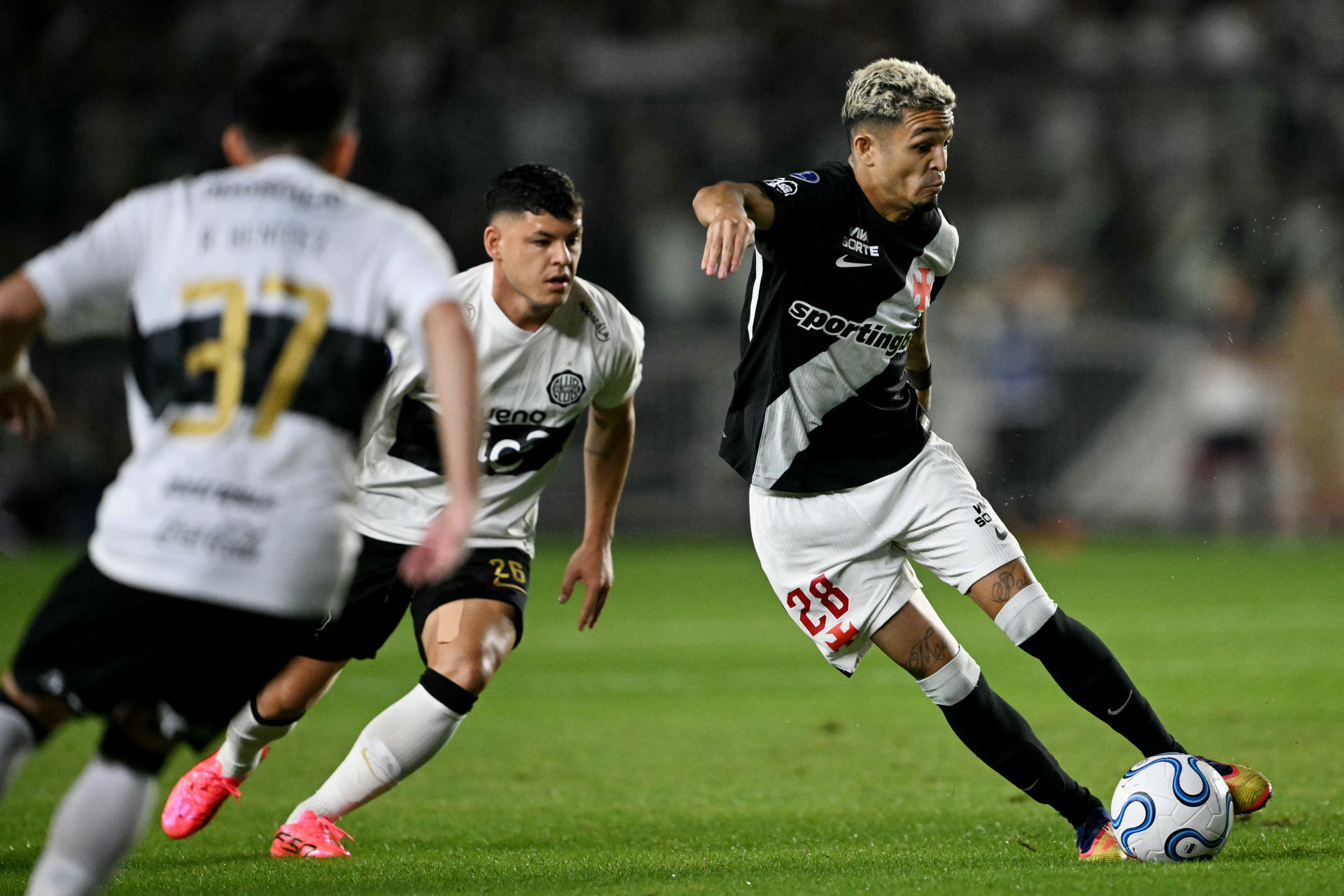 Vasco enfrentou o Olimpia, do Paraguai, em São Januário, pela Sul-Americana - Mauro Pimentel / AFP