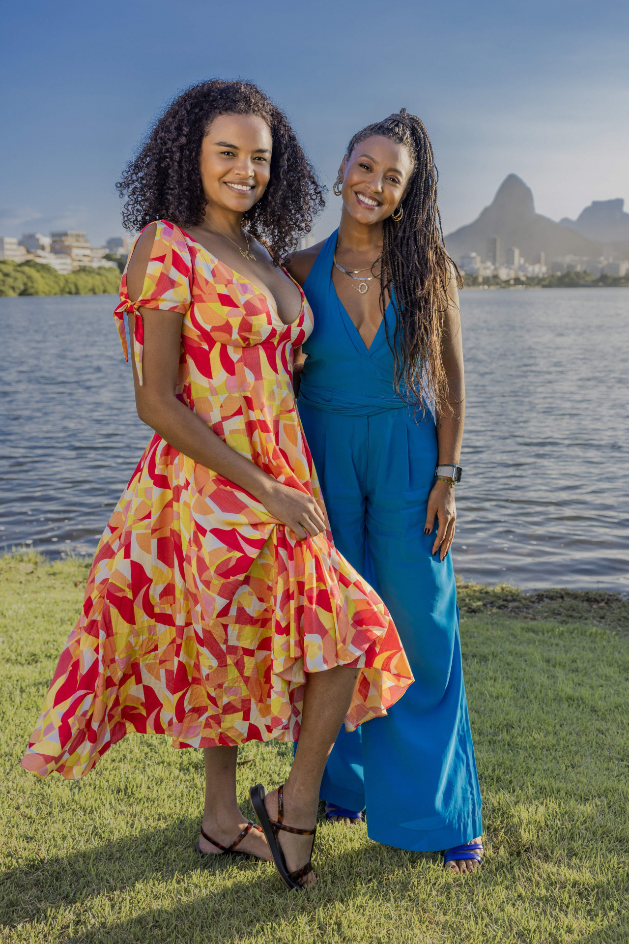 Lucy Ramos vive Juli e Sheron Menezzes vive Bela em 'Por Você' - Fabio Rocha/ TV Globo