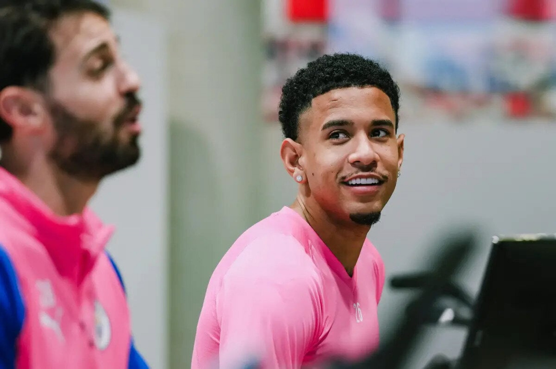 Tottenham faz oferta e Savinho pressiona por sa&iacute;da do City