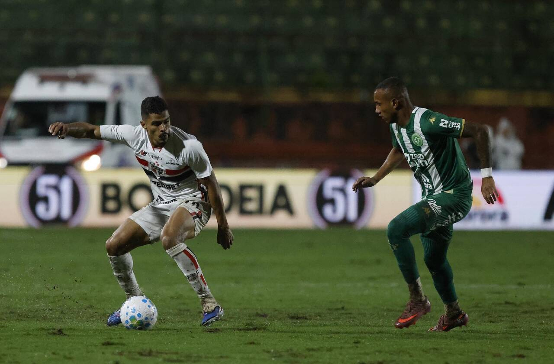 Com vaga garantida, Lucas Ramon busca recorde no S&atilde;o Paulo