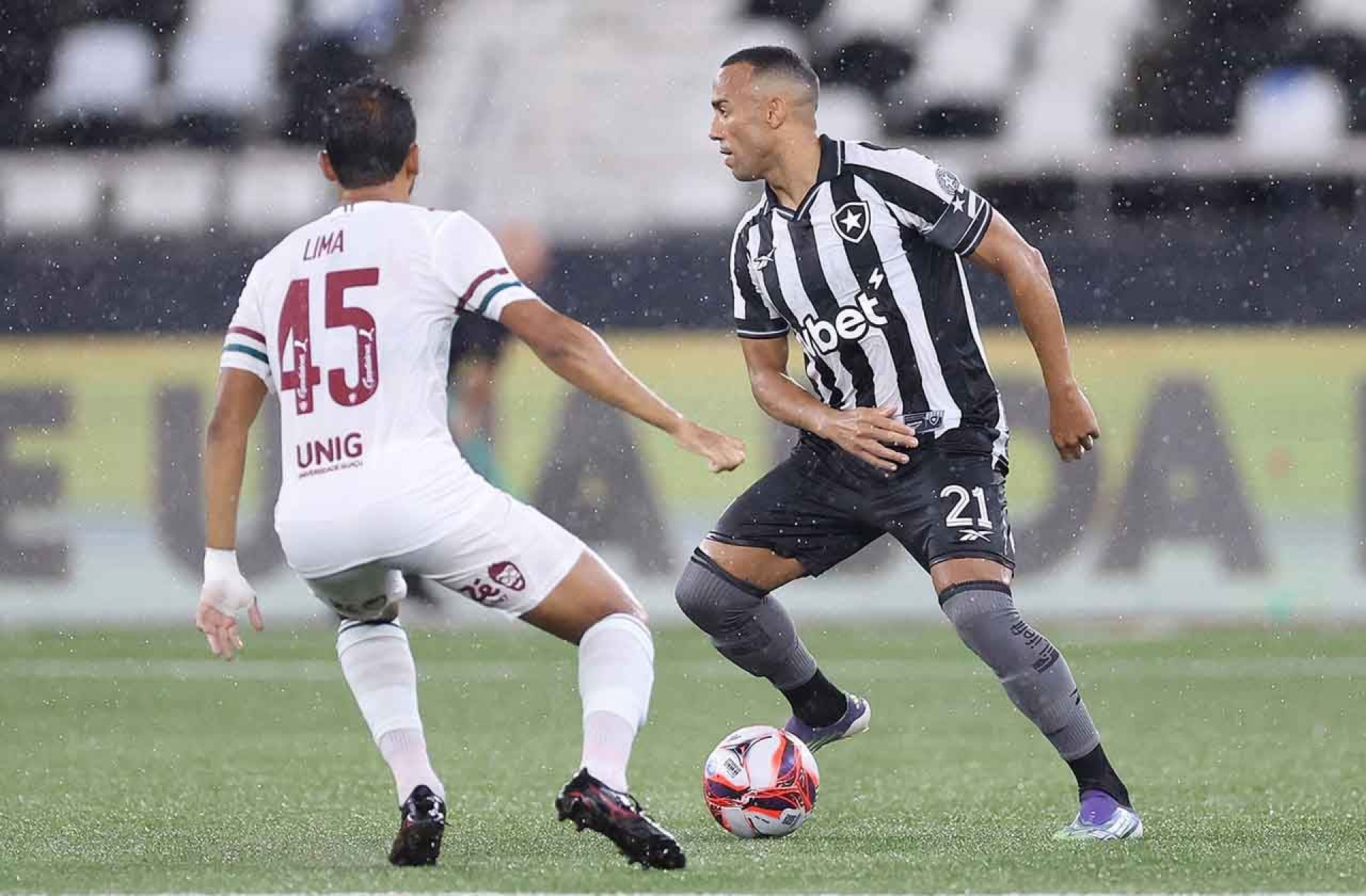 Mar&ccedil;al, do Botafogo, &eacute; absolvido por expuls&atilde;o contra o Flu