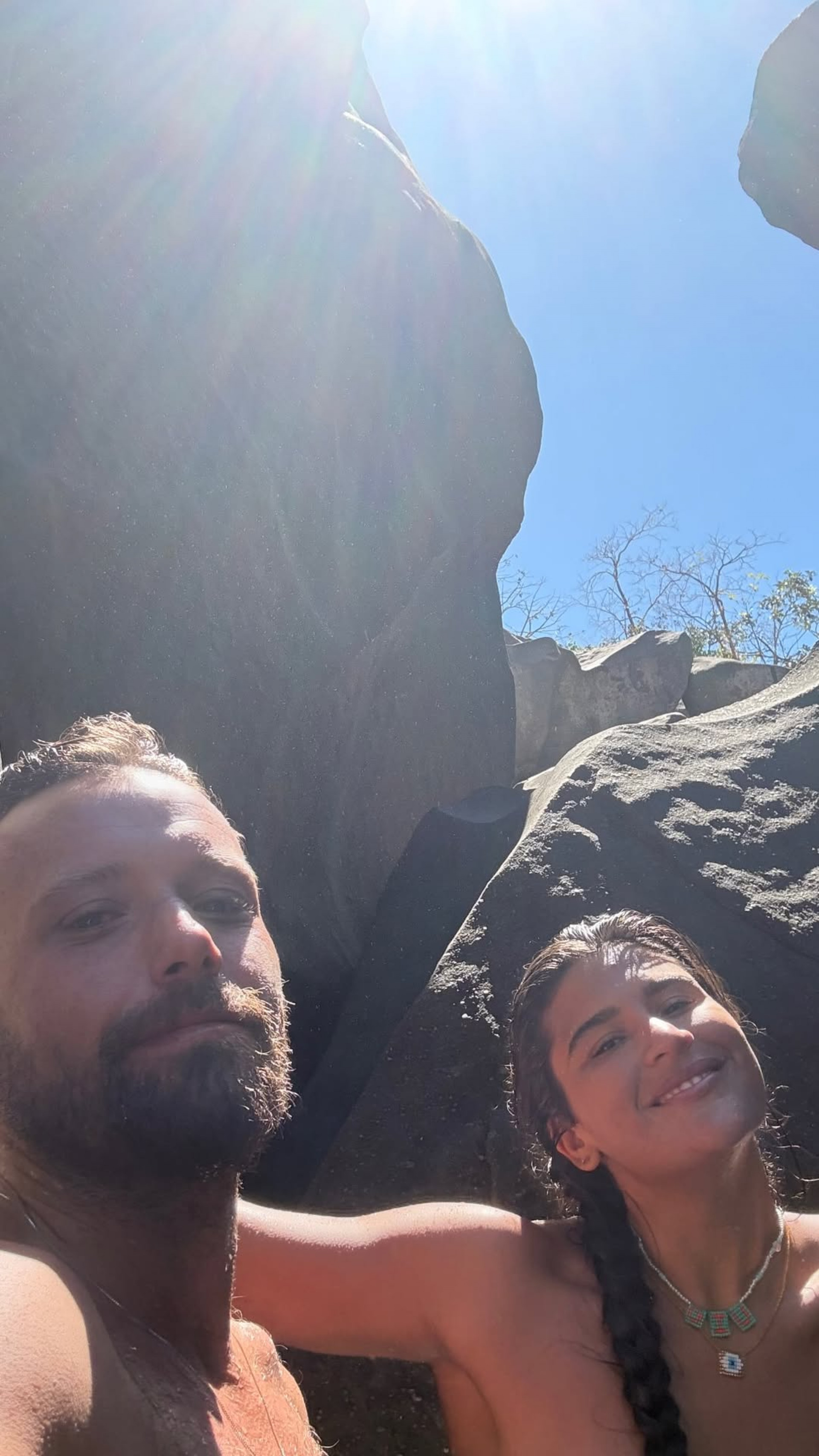 Giulia Costa curte viagem com o namorado - Reprodução / Instagram