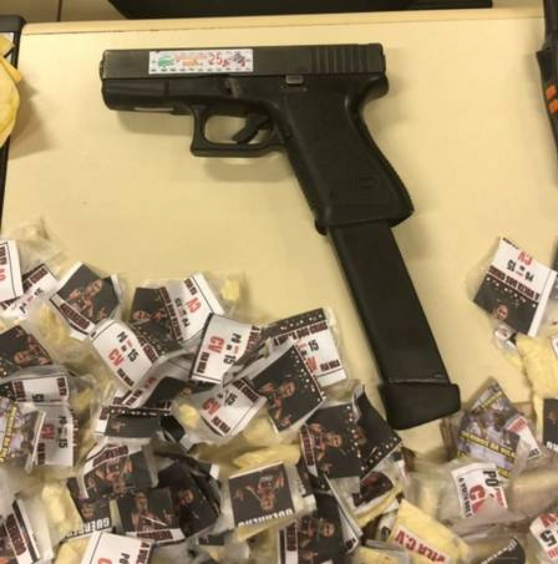 Em 2017, a Polícia Militar apreendeu embalagens de cocaína com a foto do jogador Paolo Guerrero - Divulgação/Polícia Civil