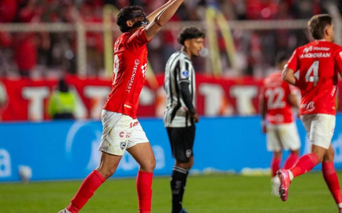 Botafogo sofre com problemas defensivos e amarga novo vexame