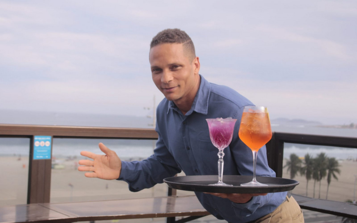 Giuliano, garçom do Hotel Hilton, em Copacabana e um dos participantes da corrida - Carlos Elias Júnior/Agência O DIA