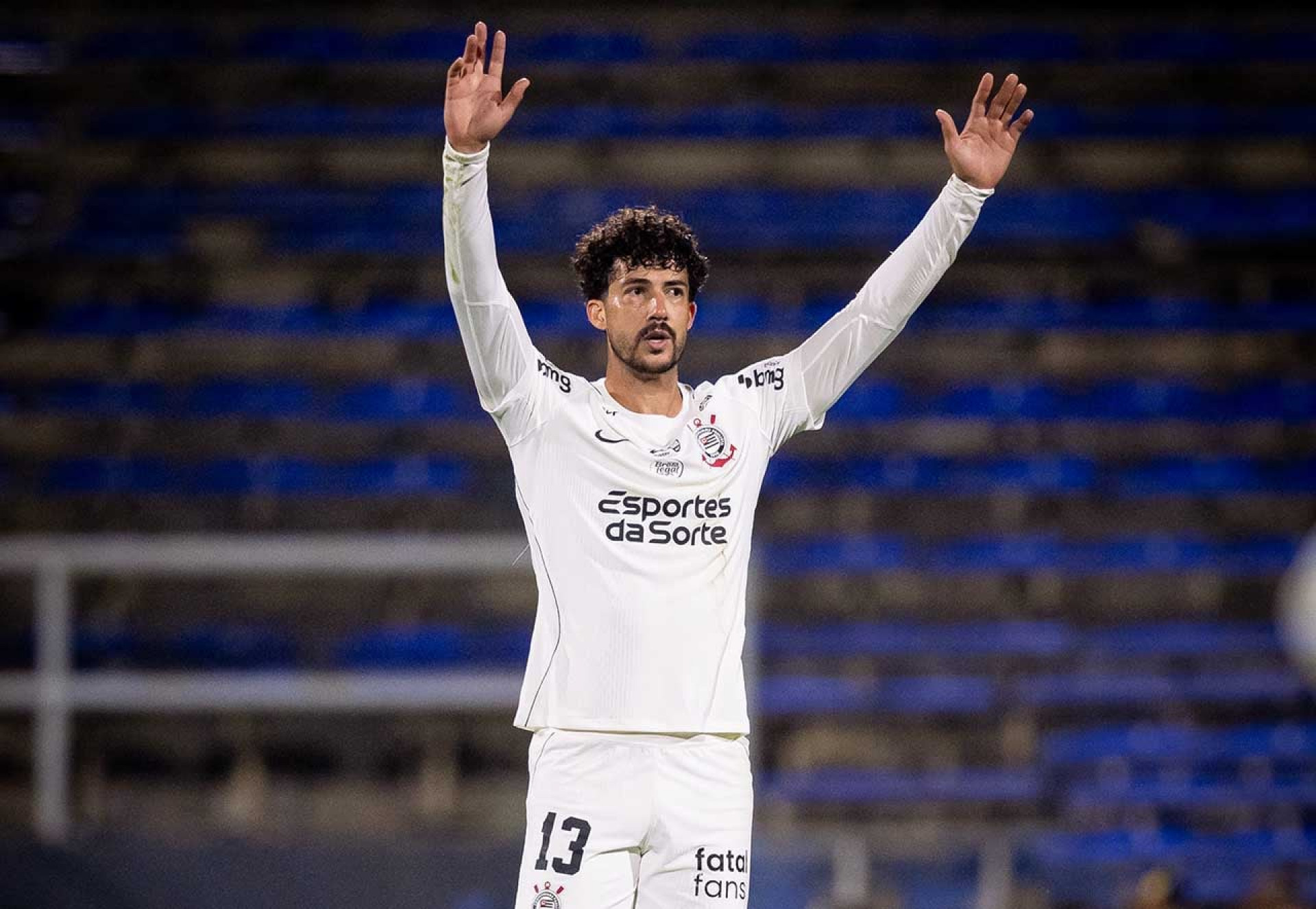 Defesa do Corinthians se destaca em prova de fogo contra o Rosario