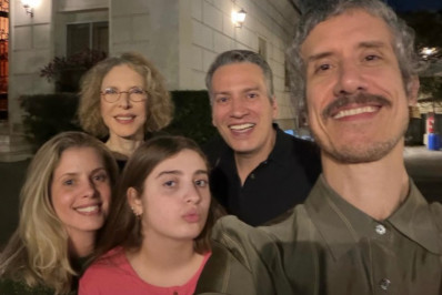 Marília Gabriela compartilha clique raro com a família