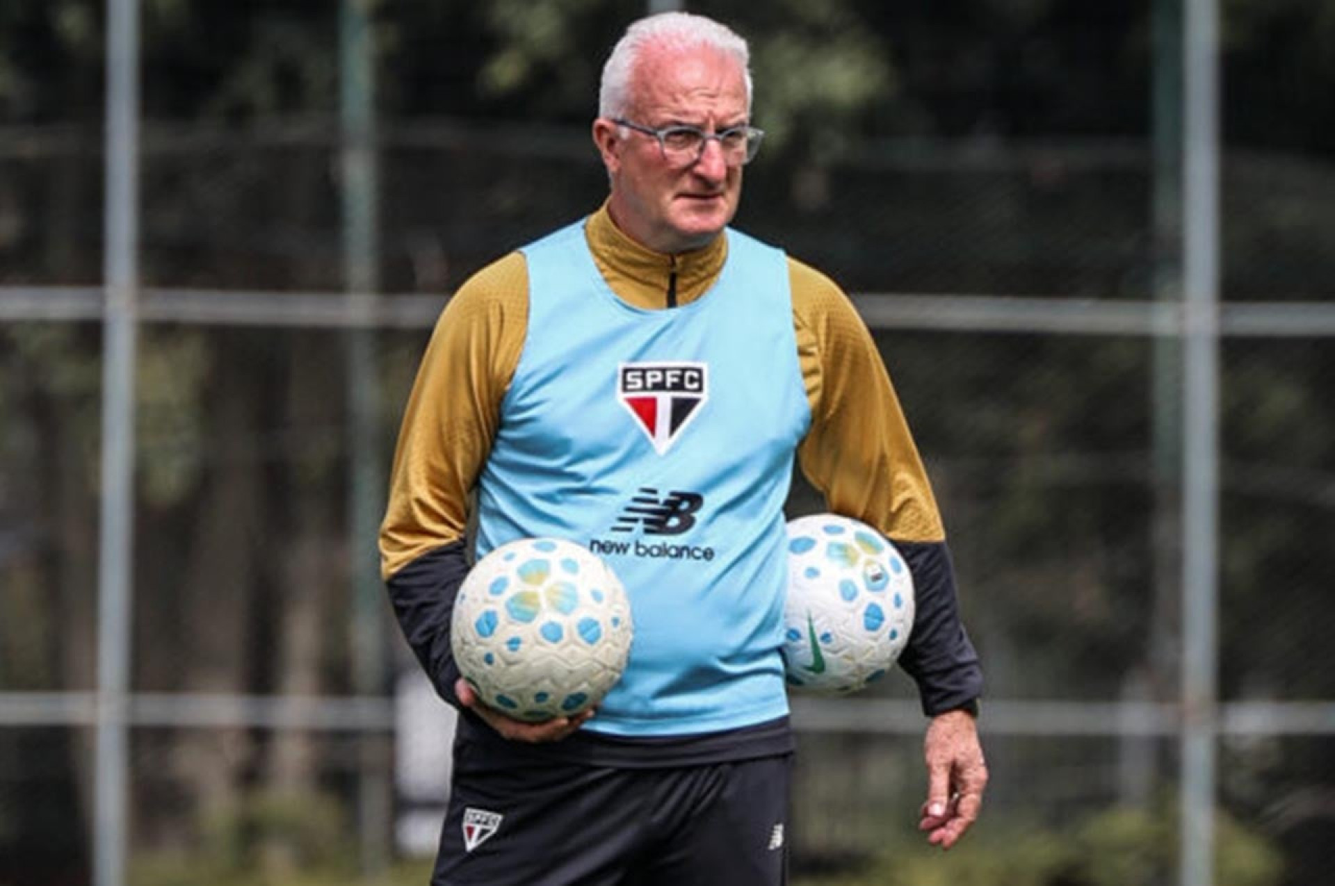 Artur se recupera de dores e vira op&ccedil;&atilde;o no S&atilde;o Paulo contra o Coritiba