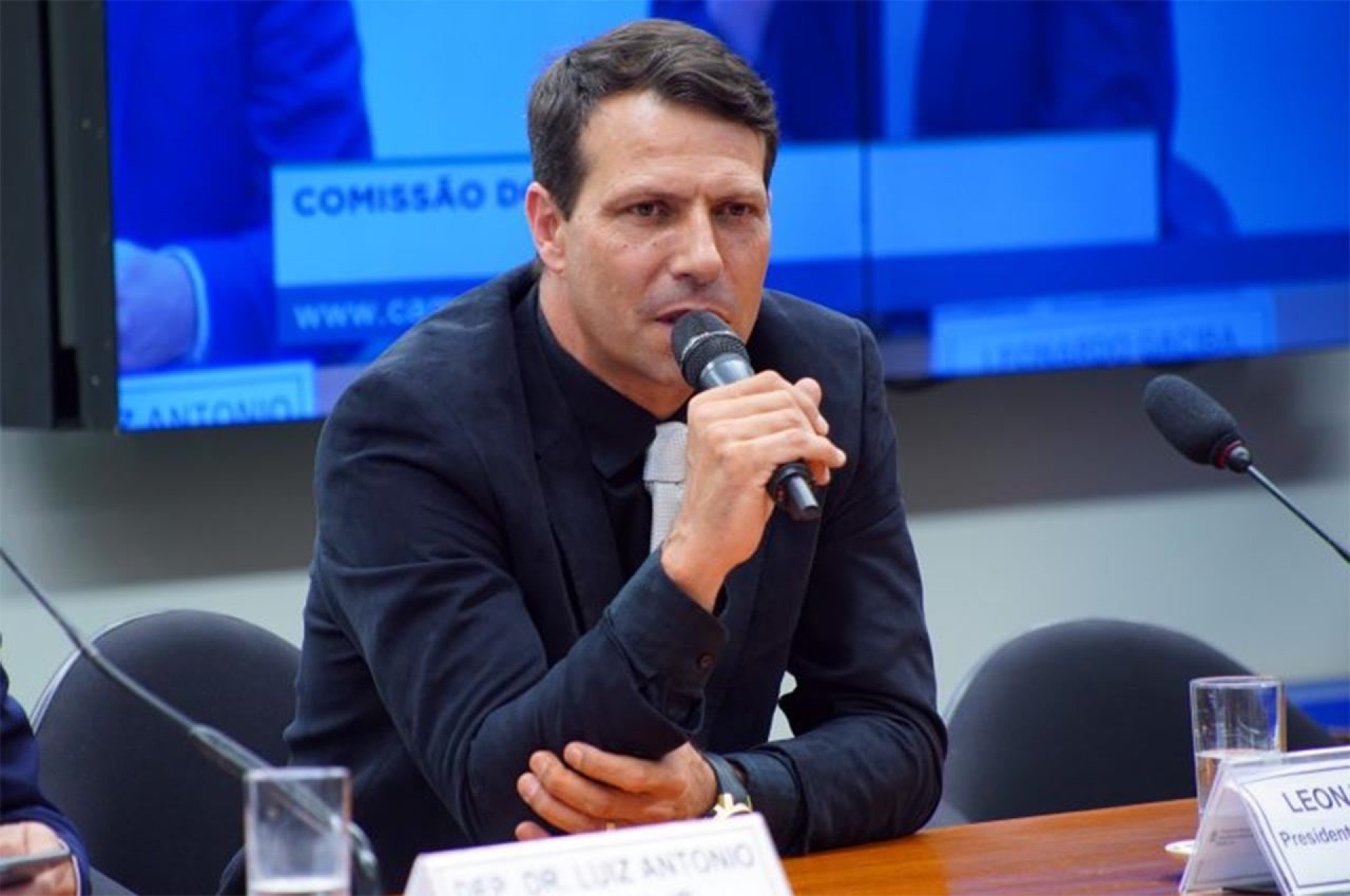 Gr&ecirc;mio contrata ex-chefe da CBF para consultoria de arbitragem