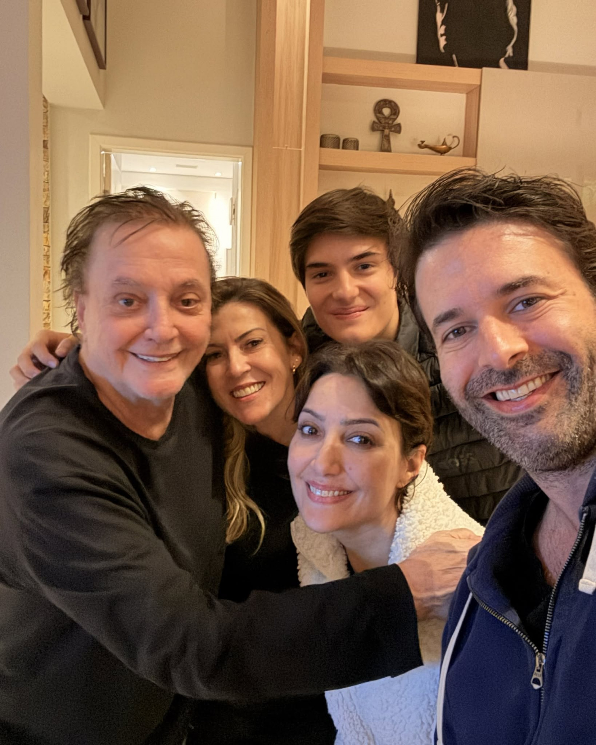 Fábio Jr com a mulher, Fernanda Pascucci, o caçula, Záion, a filha Tainá Galvão e o genro Fábio Portella - Reprodução/Instagram