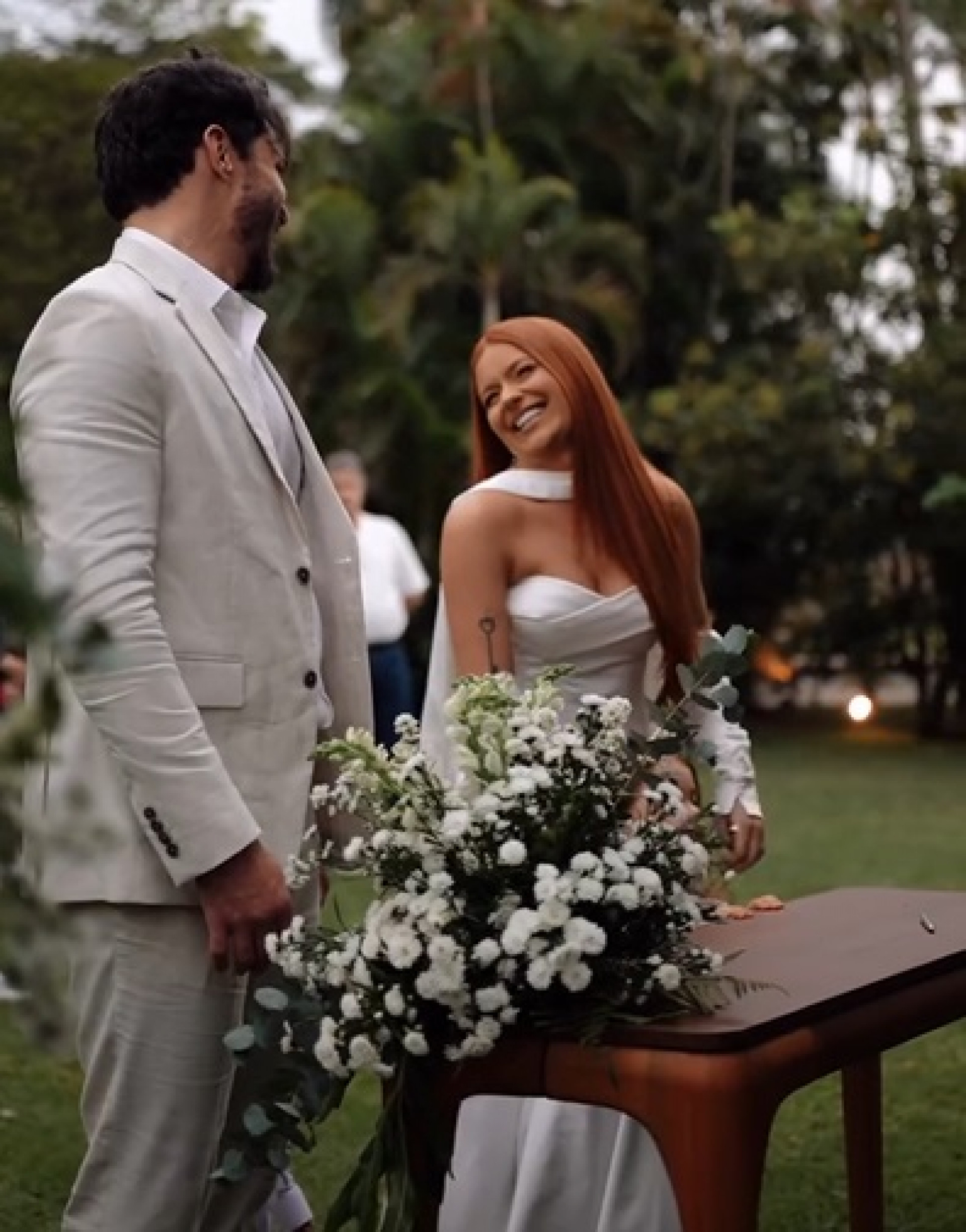 Eliezer e Viih Tube publicaram registros do casamento no civil - Reprodução/Instagram