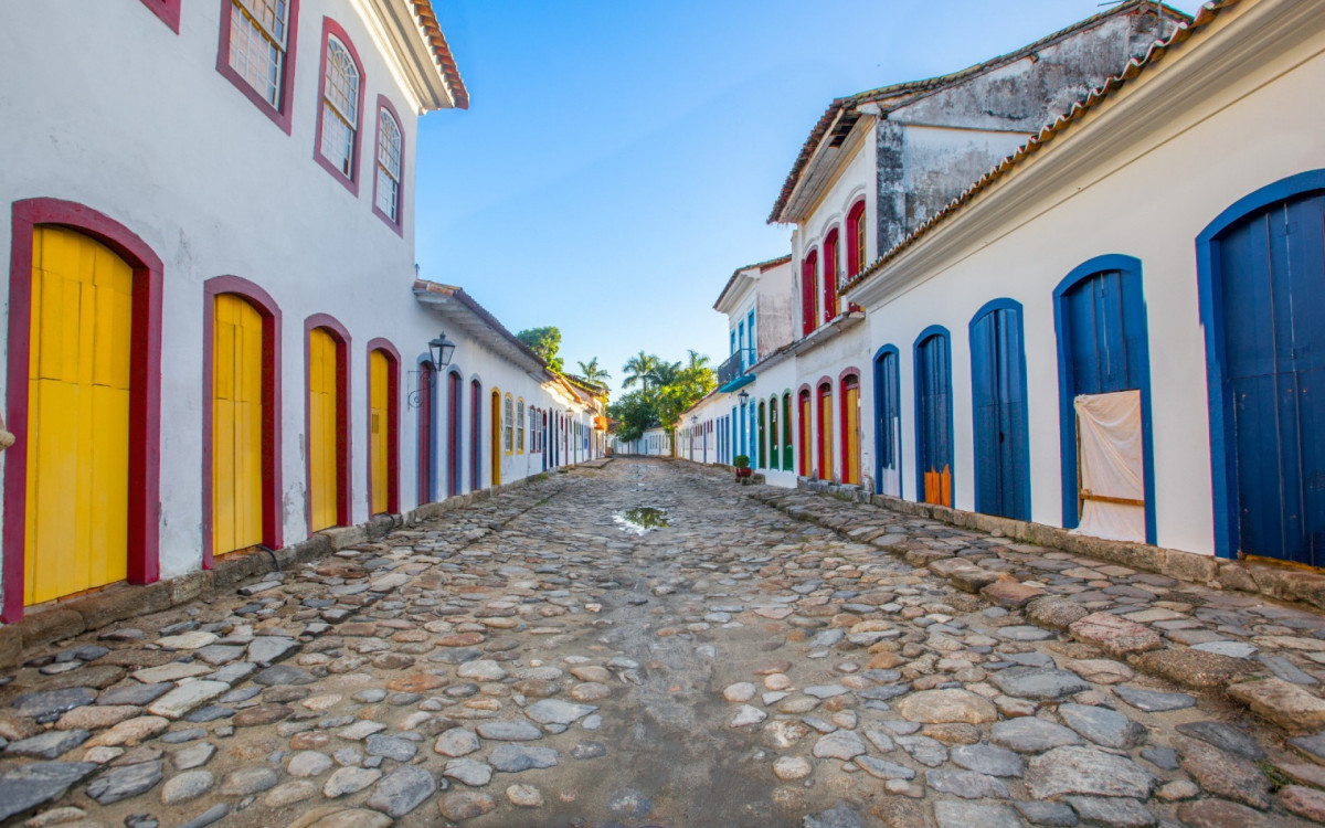Rua popularmente chamada de pé -de- moleque