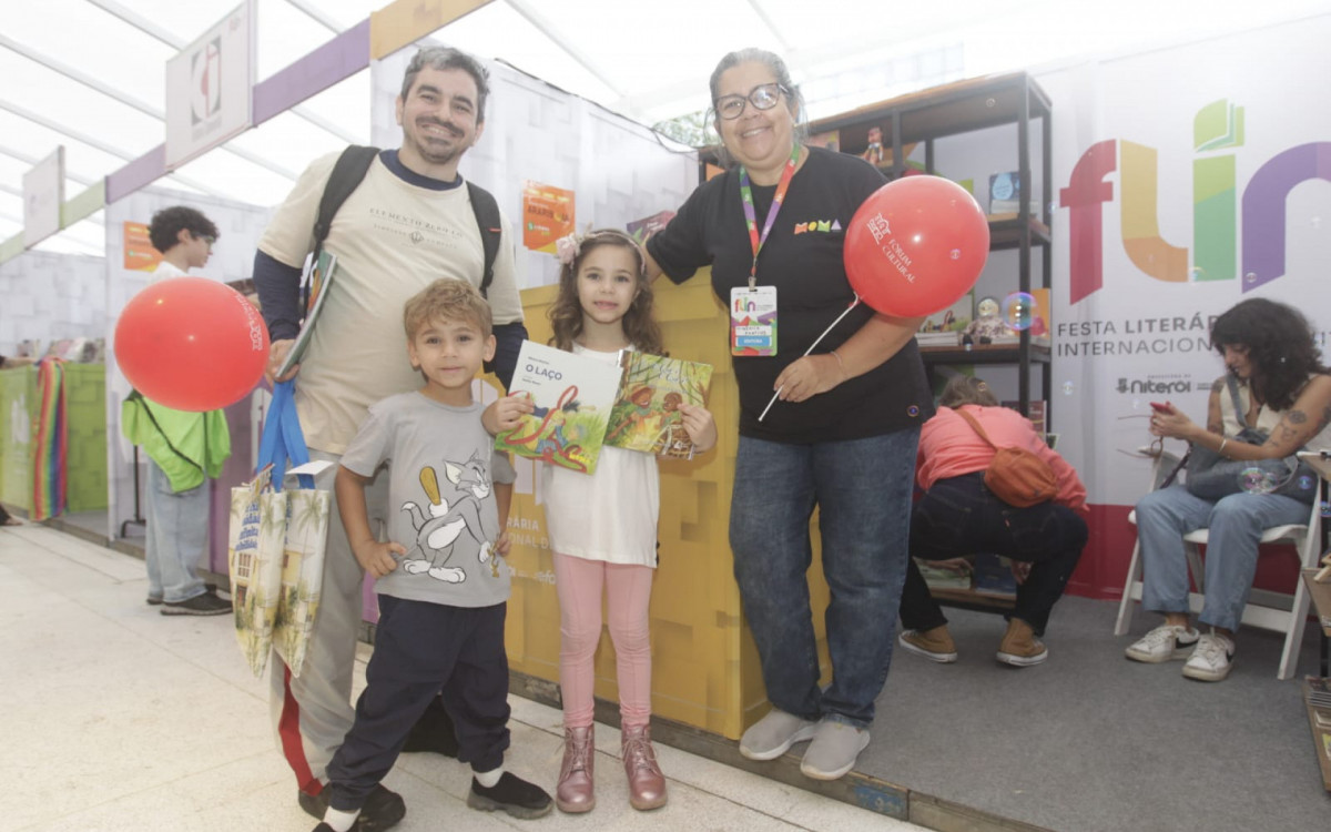 Yuri Lutz e os filhos, Laura e Miguel