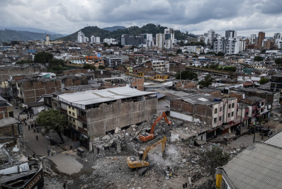 Colômbia busca desaparecidos e pede aos EUA suspensão de tarifas após terremoto