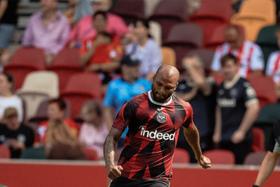 Igor Thiago brilha e Brentford goleia o Frankfurt por 7 a 0
