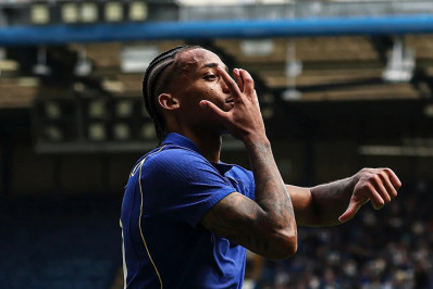 Com dois gols de João Pedro, Chelsea derrota Frankfurt em amistoso