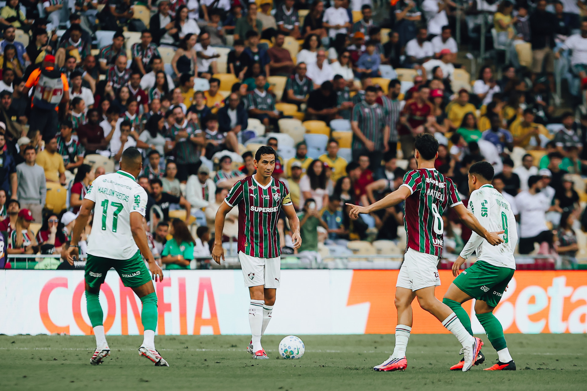 Rio de Janeiro, Brasil - 15/08/2026 - Estádio Maracanã.
Fluminense enfrenta o Palmeiras esta tarde no Maracanã pela 23ª rodada do Campeonato Brasileiro 2026.
FOTO: LUCAS MERÇON / FLUMINENSE F.C.
IMPORTANTE: Imagem destinada a uso institucional e divulgação, seu
uso comercial está vetado incondicionalmente por seu autor e o
Fluminense Football Club.É obrigatório mencionar o nome do autor ou
usar a imagem.
.
IMPORTANT: Image intended for institutional use and distribution.
Commercial use is prohibited unconditionally by its author and
Fluminense Football Club. It is mandatory to mention the name of the
author or use the image.
.
IMPORTANTE: Imágen para uso solamente institucional y distribuición. El
uso comercial es prohibido por su autor y por el Fluminense FootballClub.
És mandatório mencionar el nombre del autor ao usar el imágen. - LUCAS MERÇON / FLUMINENSE F.C.