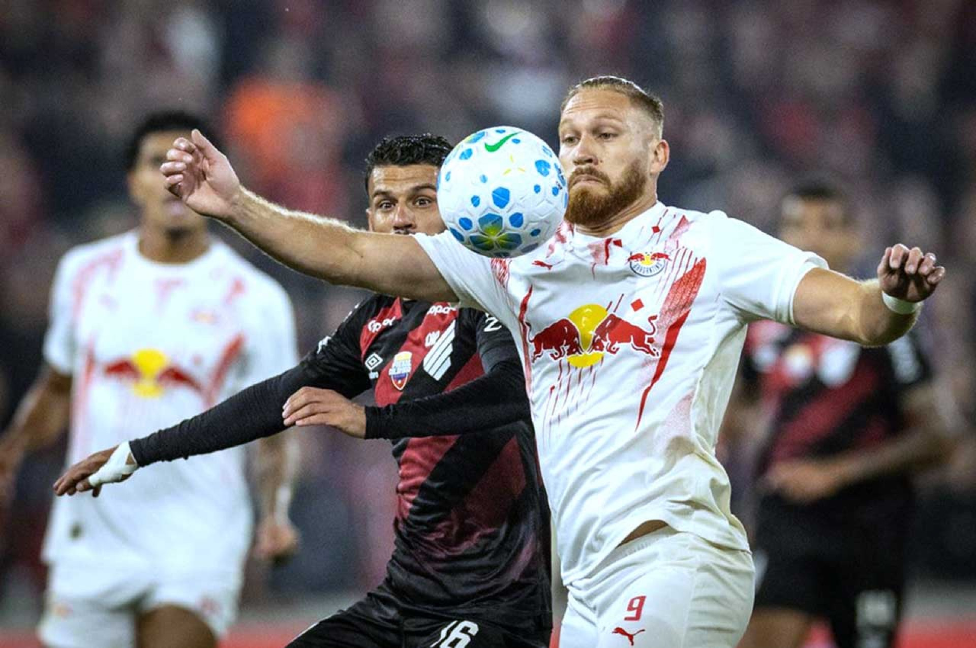 Com lei do ex, Athletico e Bragantino ficam no empate pelo Brasileiro