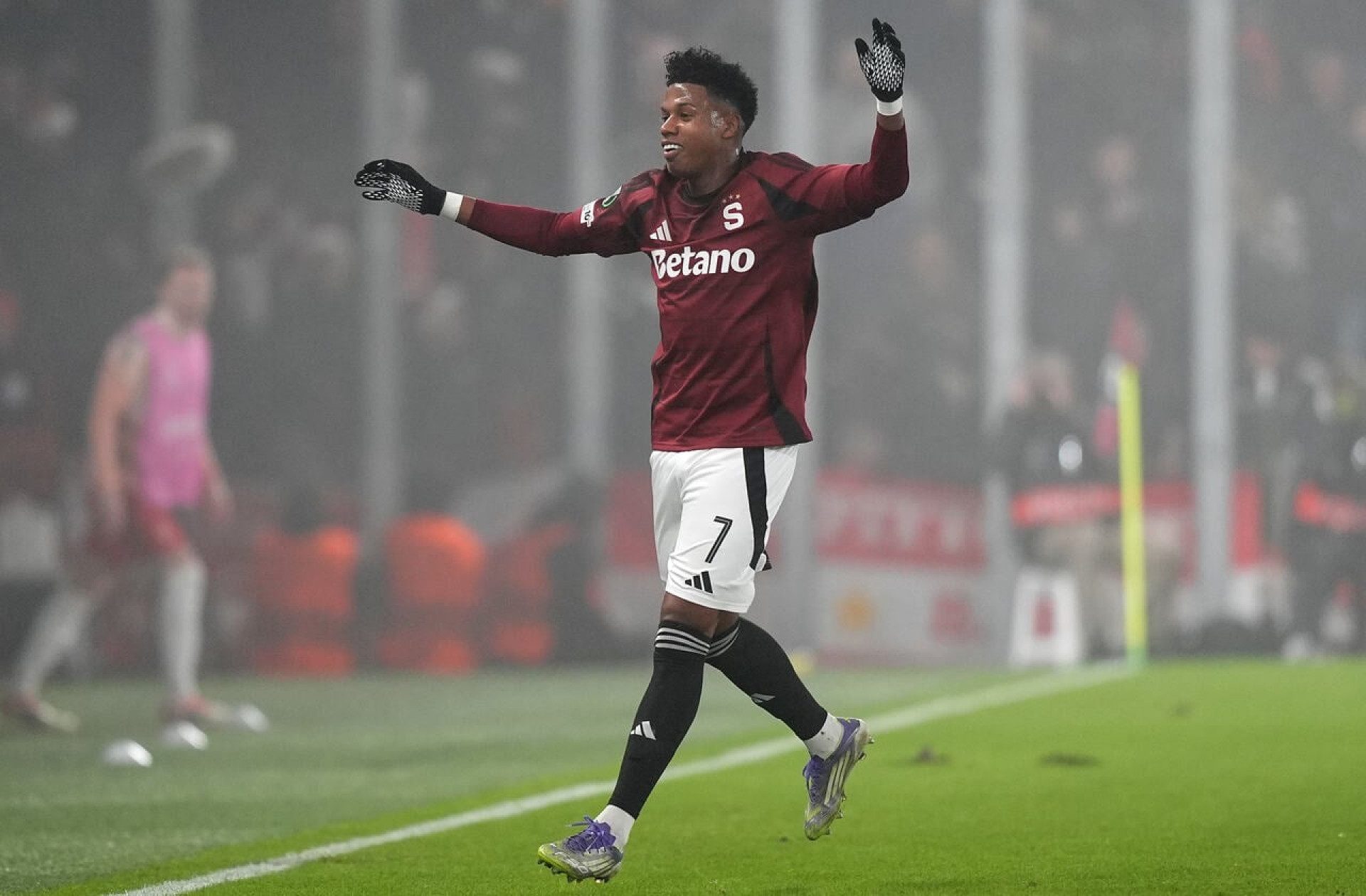 Vasco insiste por John Mercado e prepara nova oferta ao Sparta Praga