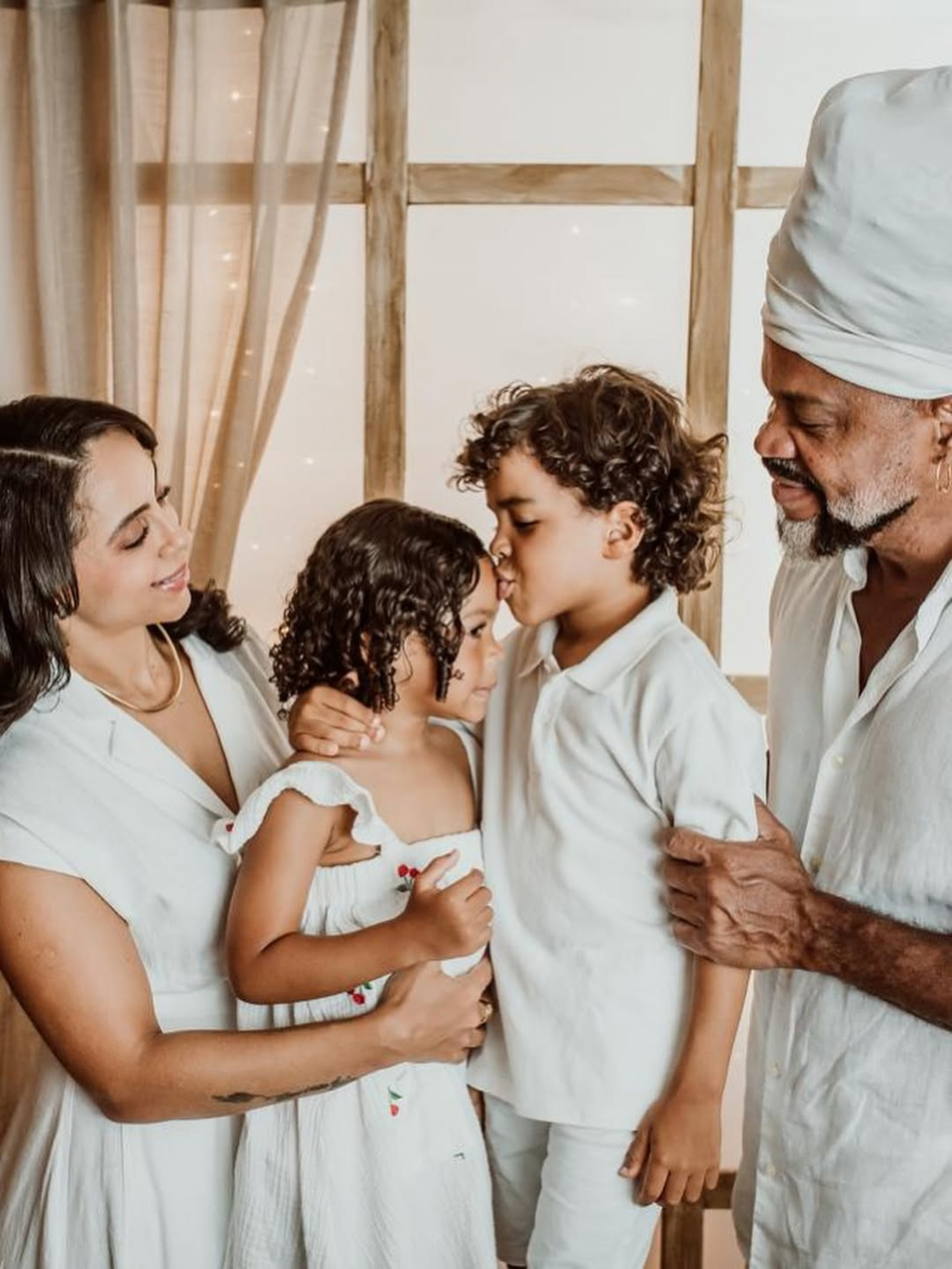 Danielle Barvanelle e Carlinhos Brown são pais de Daniel e Maria Madah - Reprodução/Instagram 