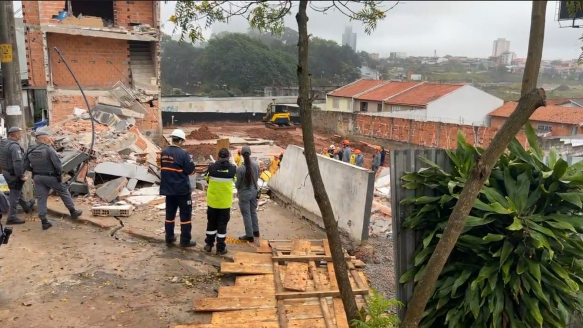 V&iacute;timas de desabamento de pr&eacute;dio foram encaminhadas ao Hospital de Cl&iacute;nicas de S&atilde;o Bernardo