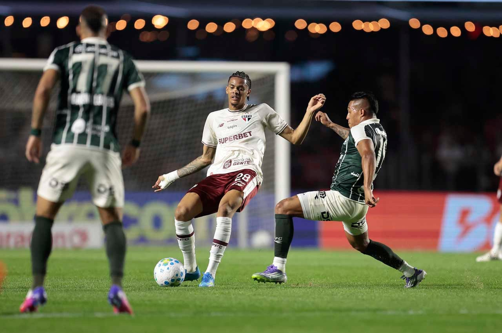 Dorival cobra elenco do S&atilde;o Paulo: “A responsabilidade &eacute; nossa”