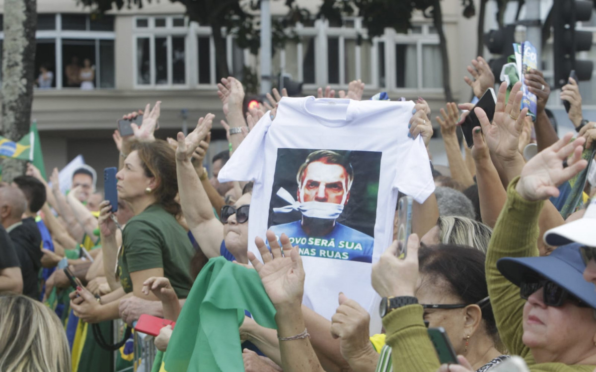 Lançamento da campanha de Flávio Bolsonaro (PL) à presidência reuniu multidão de eleitores