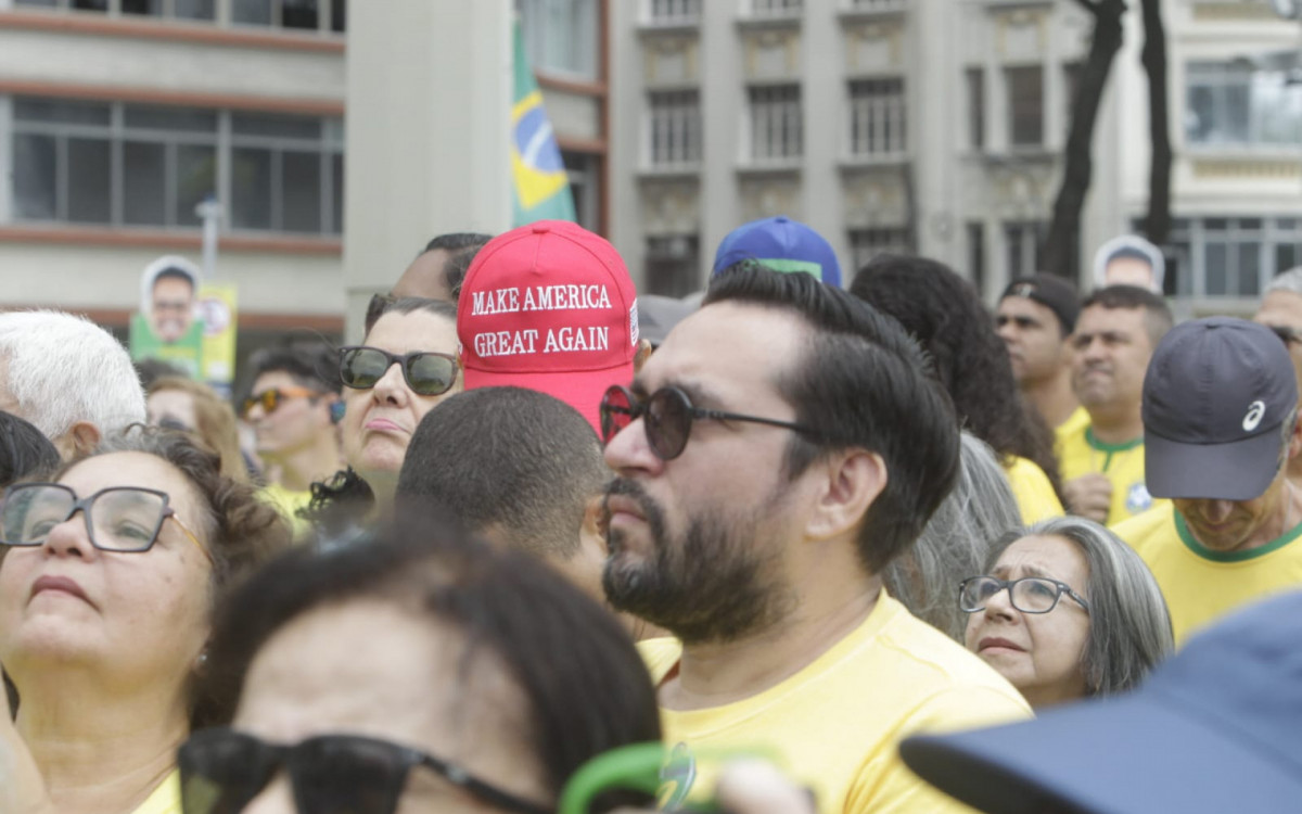 Lançamento da campanha de Flávio Bolsonaro (PL) à presidência reuniu multidão de eleitores