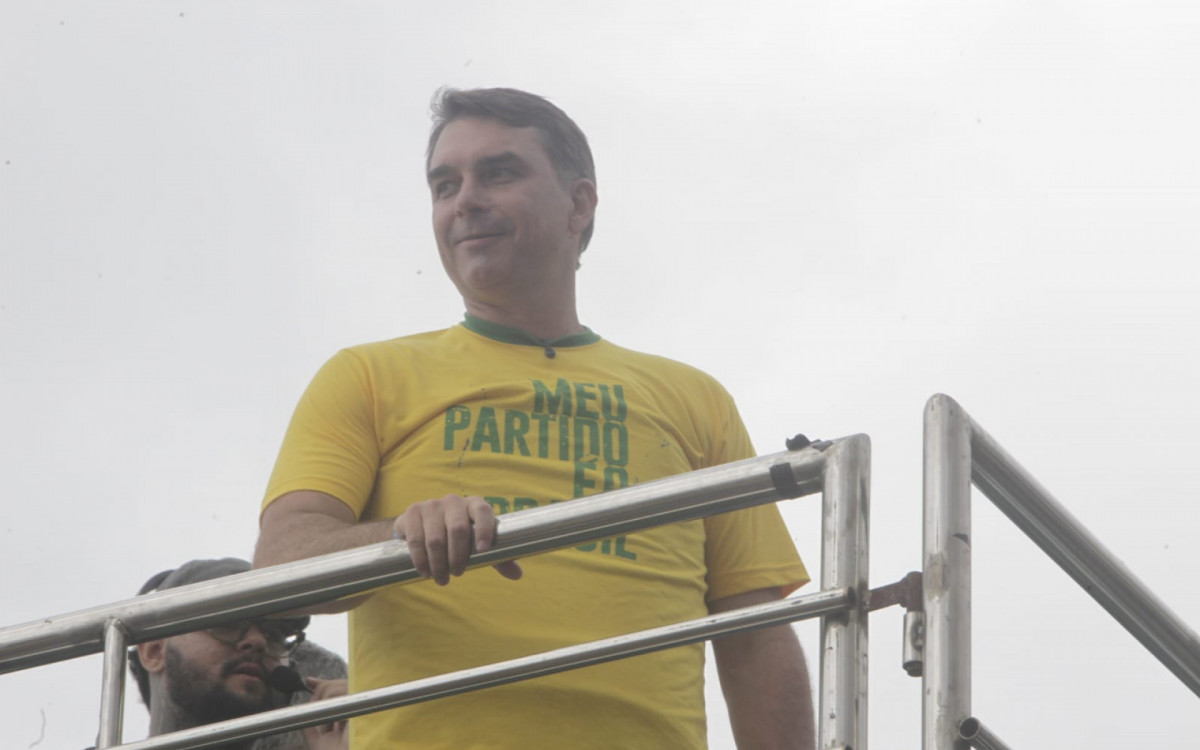 Flávio Bolsonaro (PL) lançou campanha para presidência durante evento em Copacabana