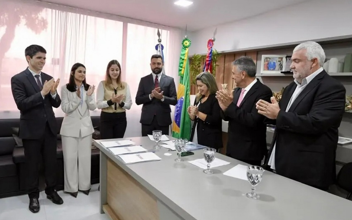Novos procuradores municipais foram empossados durante cerimônia realizada no Gabinete do Prefeito de Casimiro de Abreu