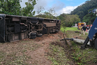 'Cena muito triste', diz homem que presenciou acidente de ônibus na BR-040