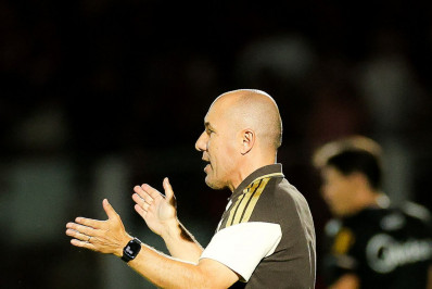 Jardim elogia evolução do Flamengo e se preocupa com arbitragem