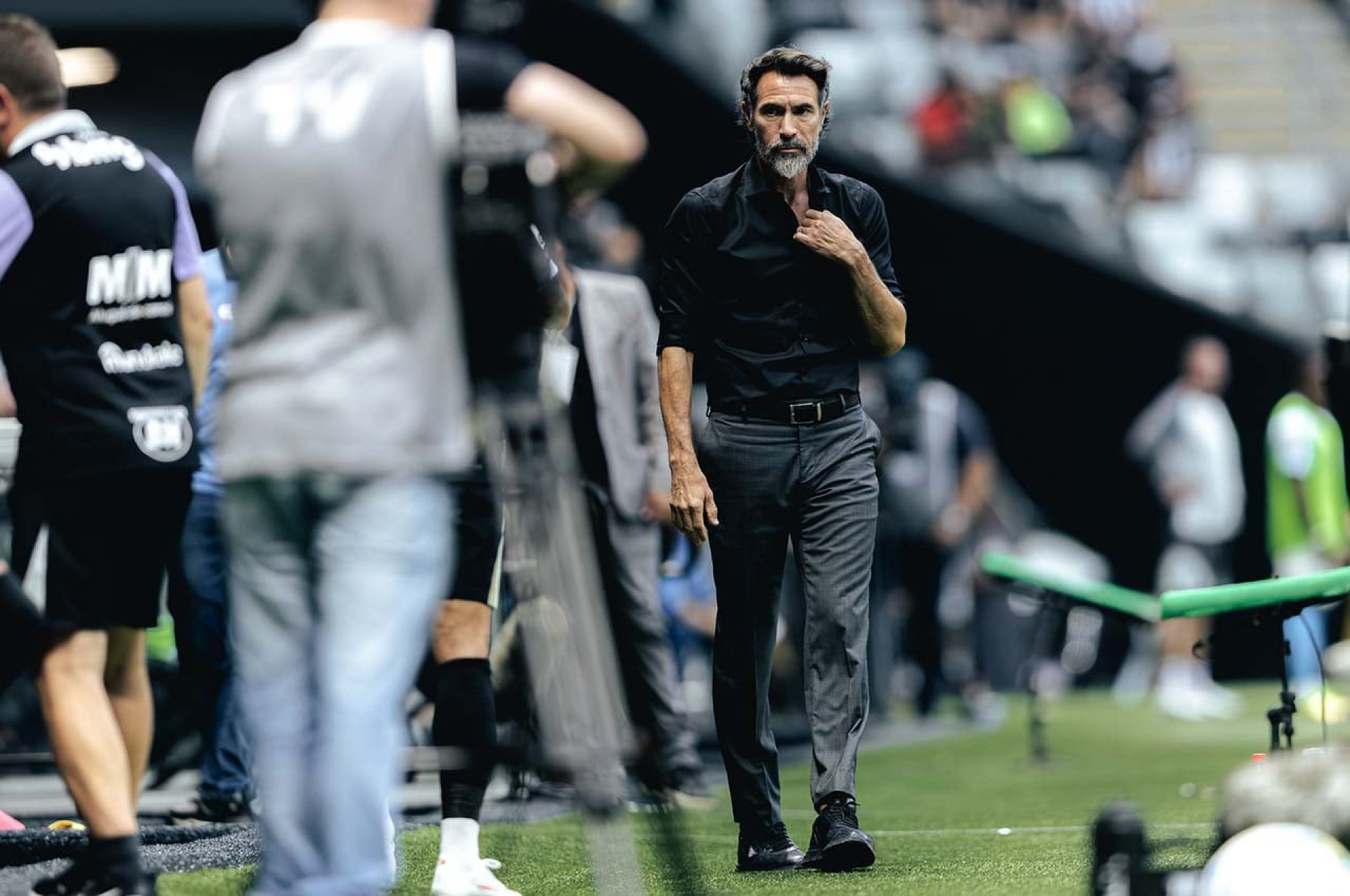 Eduardo Dom&iacute;nguez admite necessidade de refor&ccedil;o no Galo