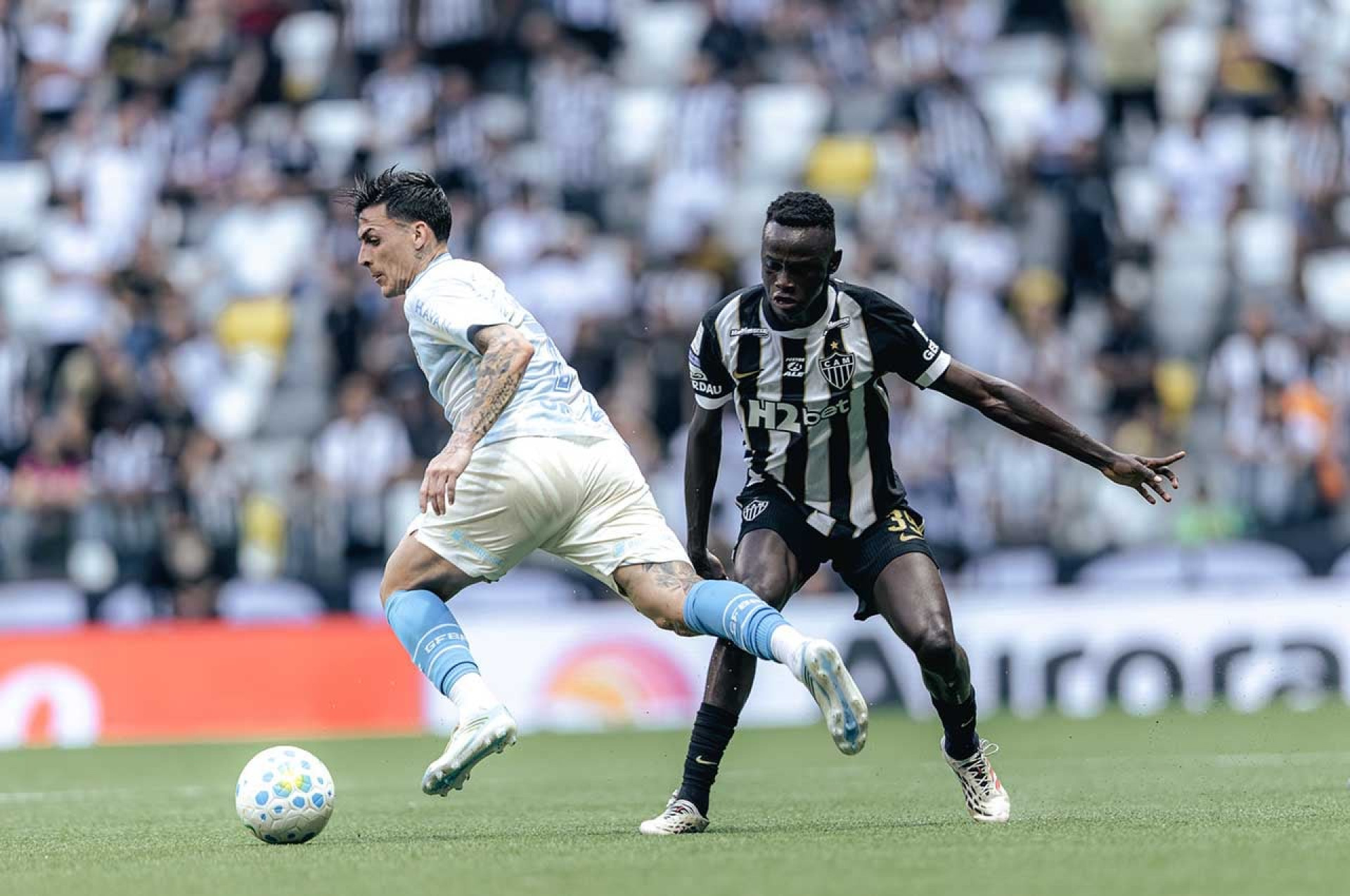 Fora o baile: Atl&eacute;tico-MG atropela o Gr&ecirc;mio e sobe na tabela