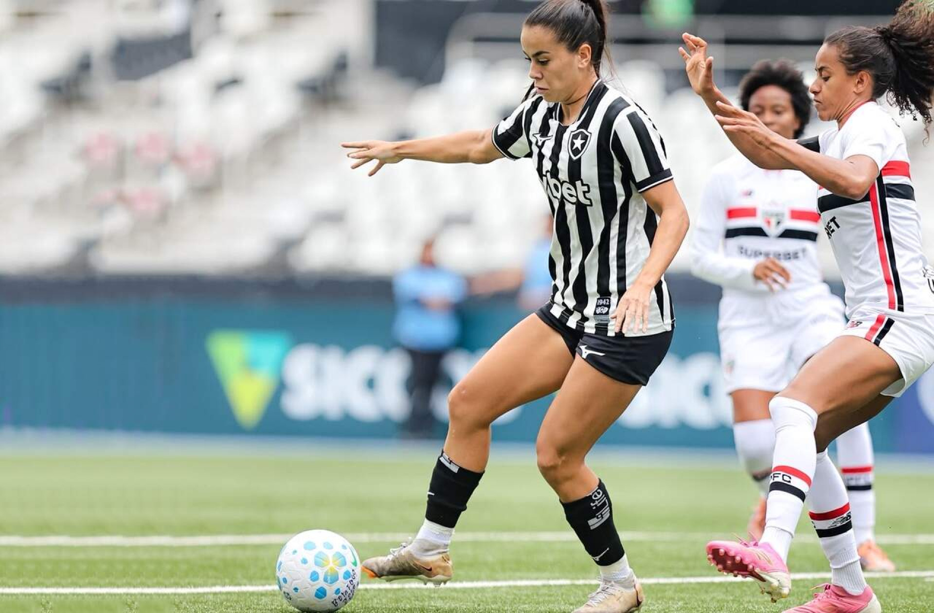S&atilde;o Paulo goleia e praticamente rebaixa o Botafogo no BR Feminino