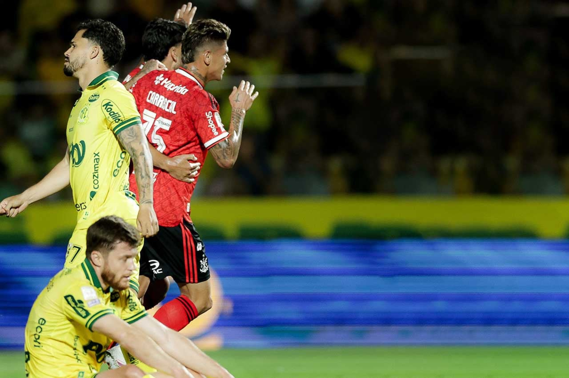 Flamengo estreia nova terceira camisa diante do Mirassol
