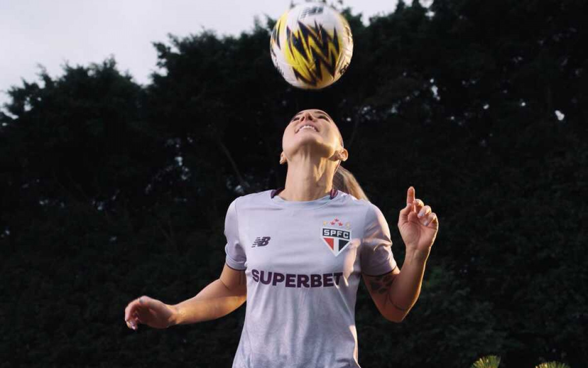 S&atilde;o Paulo lan&ccedil;a terceira camisa exclusiva para o time feminino