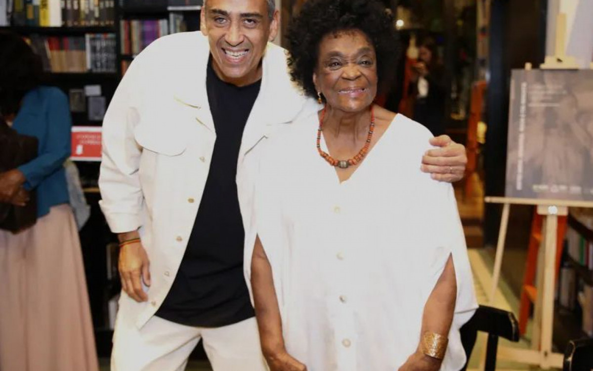 Léa Garcia acompanhada de seu filho, Marcelo