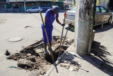 DCO realiza limpeza de redes de águas pluviais por toda São Gonçalo