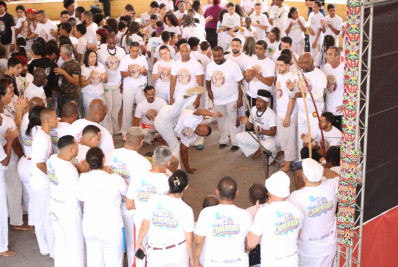 Festival de Capoeira reúne mais de 300 pessoas no Memorial Zumbi, em Volta Redonda