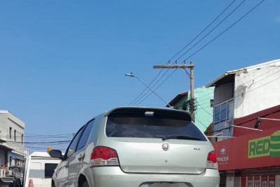 Veículo de transporte irregular é apreendido em Arraial do Cabo