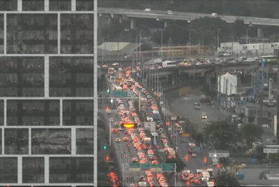 Acidentes deixam trânsito carregado nos acessos à Ponte Rio-Niterói