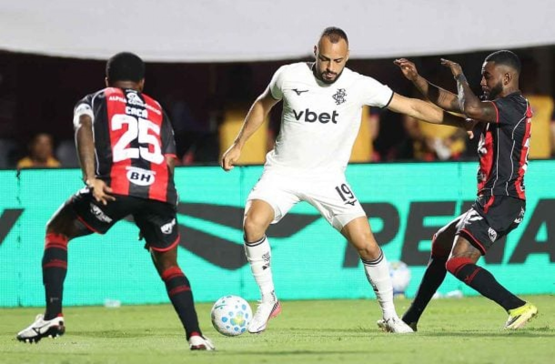 Atua&ccedil;&otilde;es do Botafogo contra o Vit&oacute;ria: indecente
