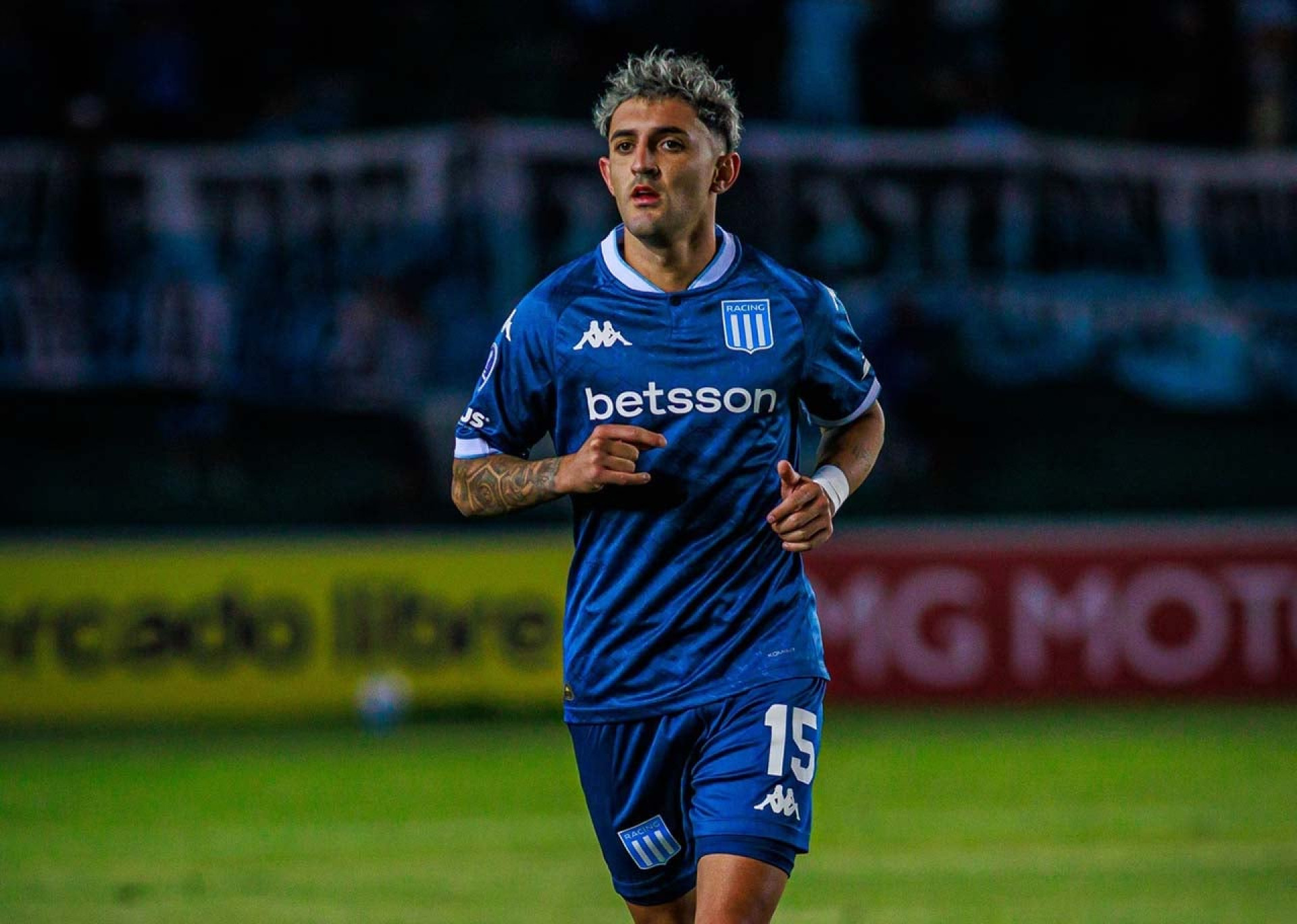 Atlas “complica” negocia&ccedil;&atilde;o entre Racing e Santos por Adonis Fr&iacute;as