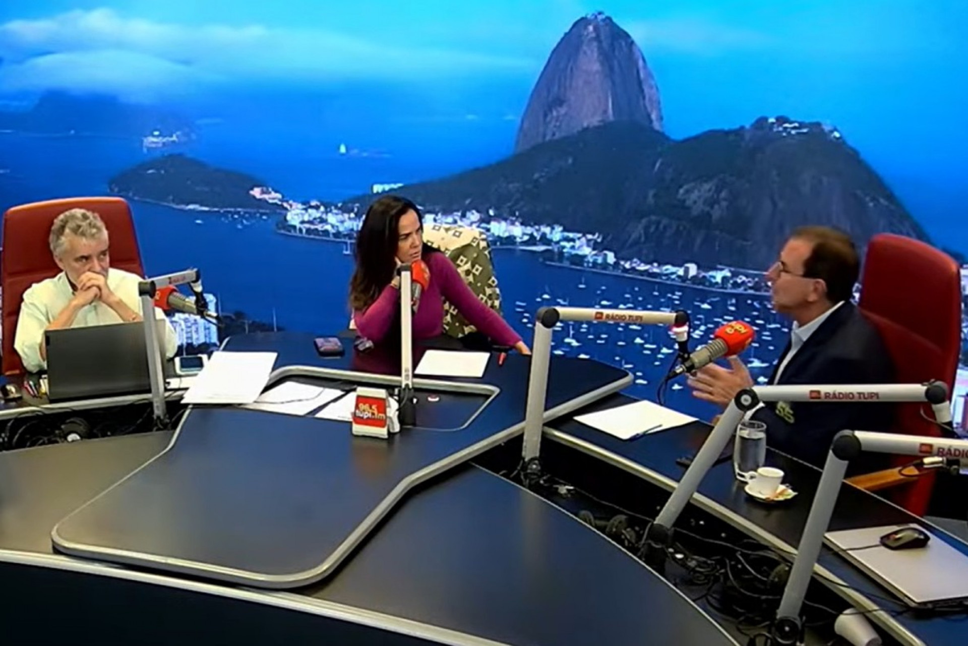 Eduardo Paes participou de programas da Super R&aacute;dio Tupi - Reprodu&ccedil;&atilde;o / Super R&aacute;dio Tupi