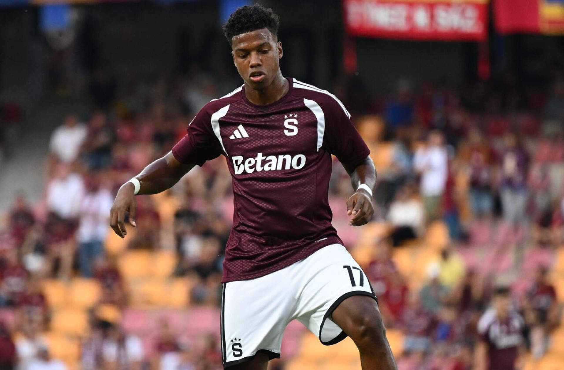 Vasco avalia nova proposta por equatoriano John Mercado